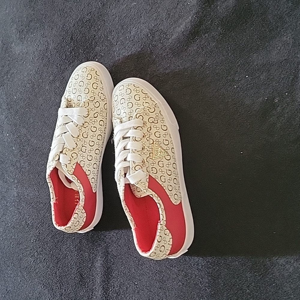 Guess Size 7 shoes